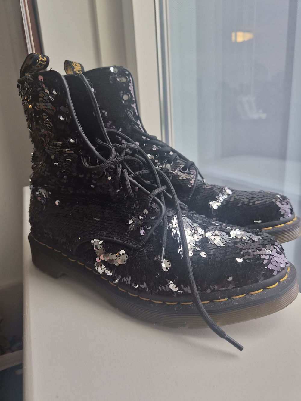 Dr. Martens Black Sequin Lace-Up Women's Sz 11 Boots